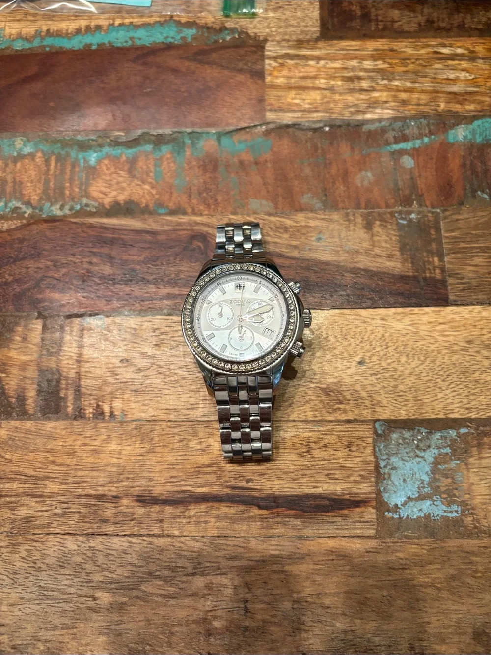 Ladies Zodiac Streamline Watch Mother of Pearl Dial MSRP $ 325 Stainless Steel